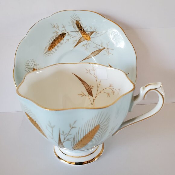 Vintage Queen Anne English Bone China Teacup and Saucer Set "Golden Wheat" - Picture 2 of 4